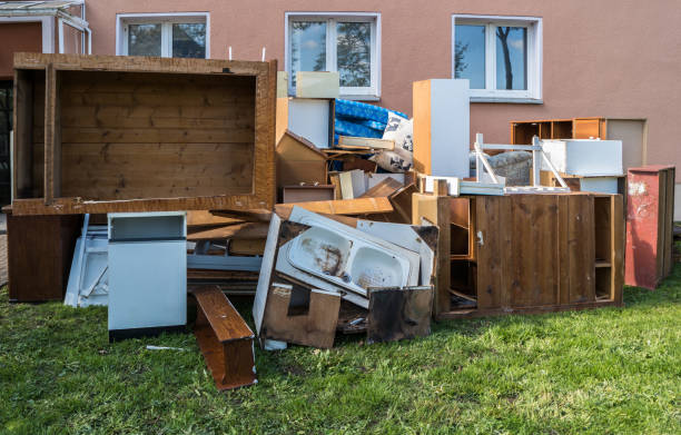 Best Yard Waste Removal  in Stratford, WI
